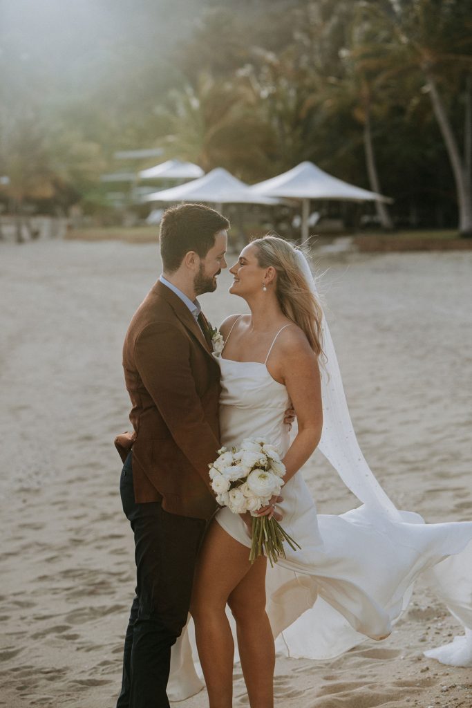 Intercontinental-hayman-island-wedding-Neil-Hole-Photography-Lauren-+-Ryan