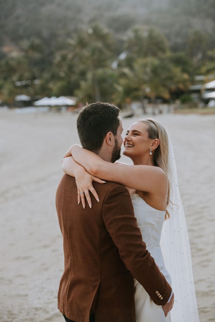 Intercontinental-hayman-island-wedding-Neil-Hole-Photography-Lauren-+-Ryan